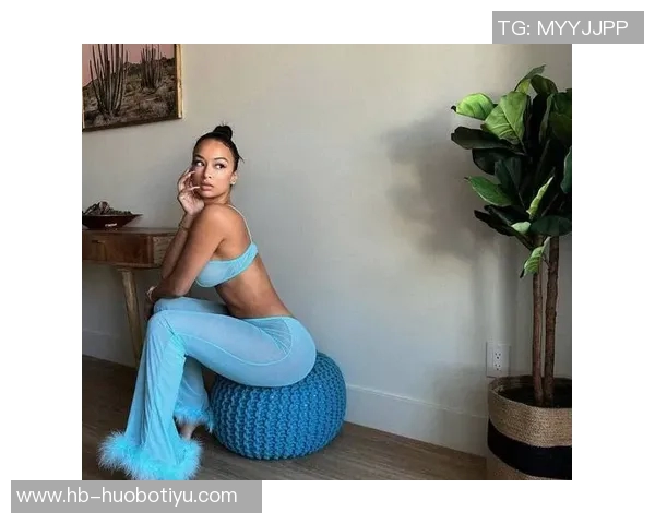 杰伦布朗女友为花花公子拍摄性感美照展现迷人魅力让网友大饱眼福