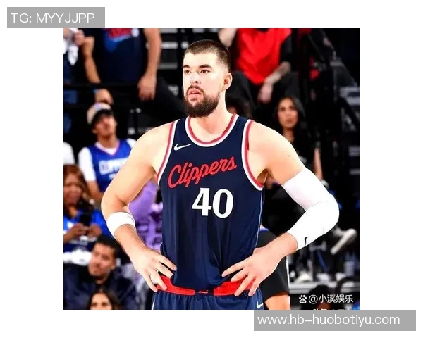 快船训练未取消哈登小卡祖巴茨等球员均在场上参与训练